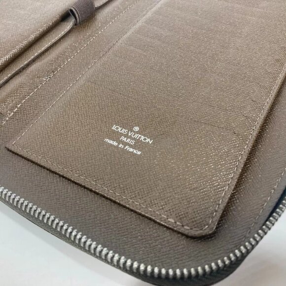 Louis Vuitton Brown Clutch Wristlet - Picture 6 of 14